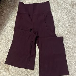 Athleta salutation stash rib flare